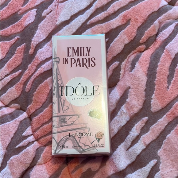 Lancôme Idôle Emily in Paris - Picture 1 of 6
